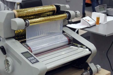 Печать фольгой для холодного и горячего тиснения в печатной промышленности